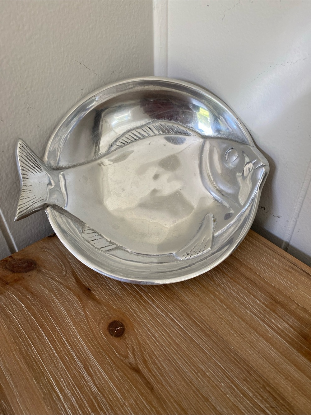 VTG Mariposa 1994 7” Metal Bowl Fish Shaped Embossed Design Made In Mexico